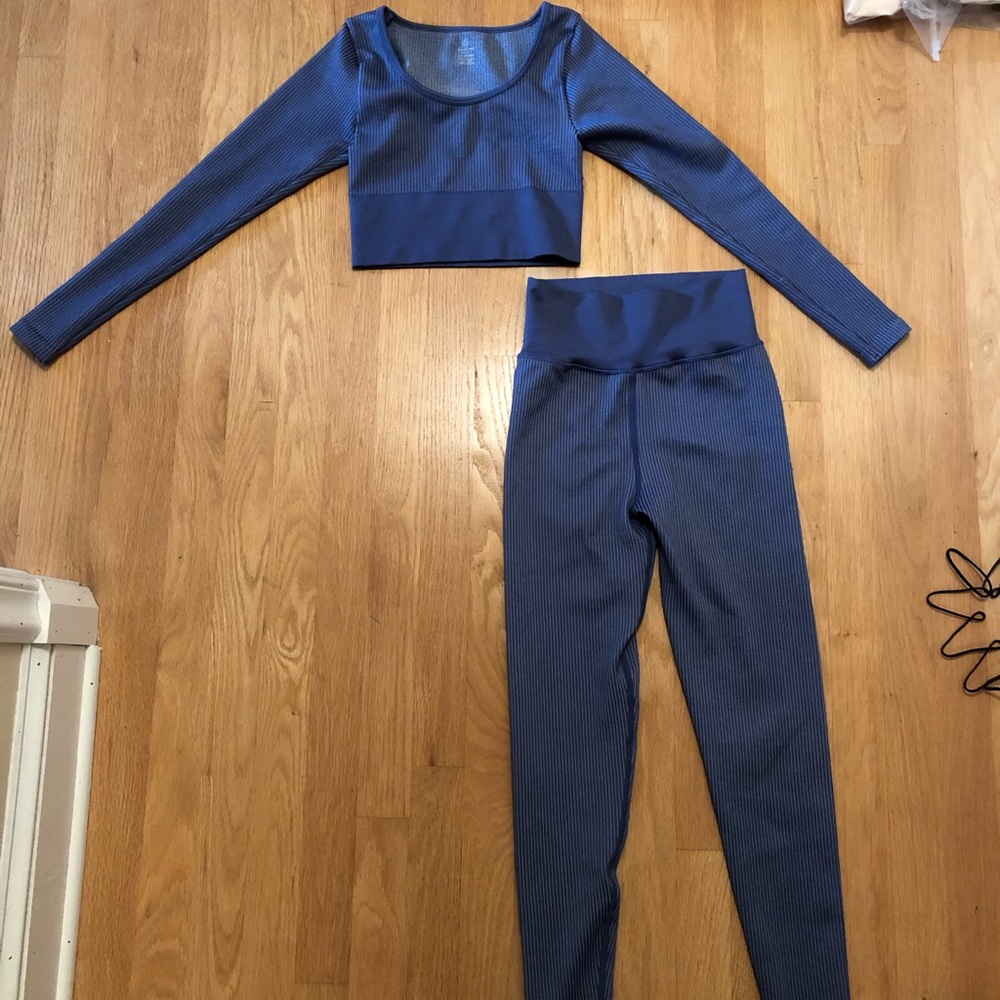 XS Aerie Offline Sidewalk Seamless Ribbed Long Sleeve Cropped And Leggings